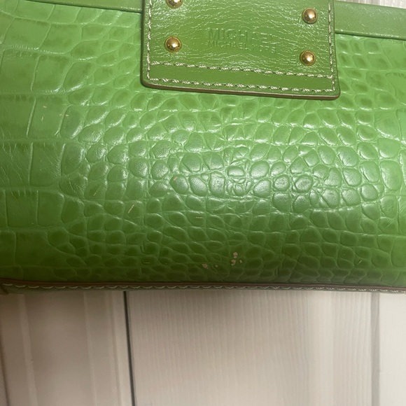 Michael Kors Green Crocodile Print Shoulder Handbag - Picture 6 of 16